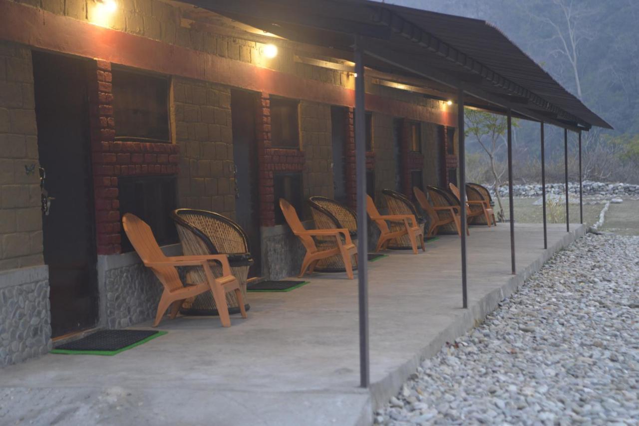 Aura Wildlife Camp And Resorts Marchula Bagian luar foto