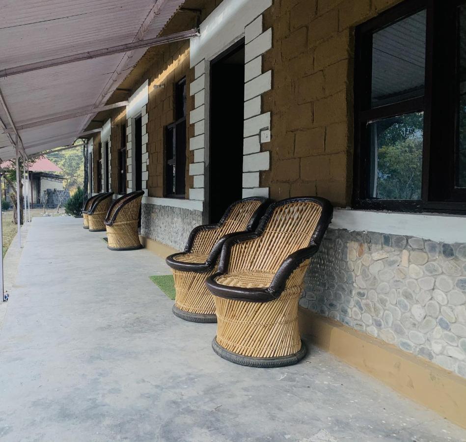 Aura Wildlife Camp And Resorts Marchula Bagian luar foto