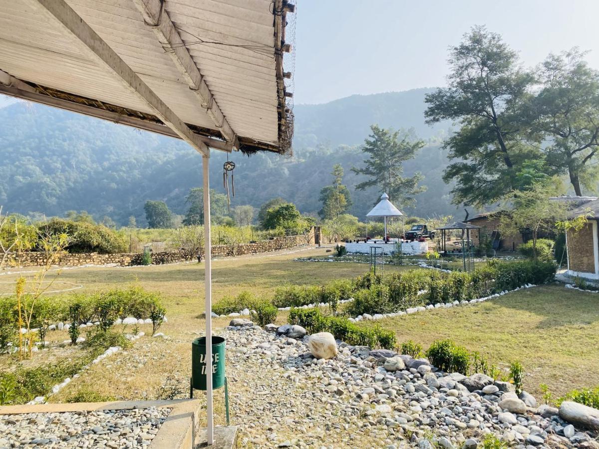 Aura Wildlife Camp And Resorts Marchula Bagian luar foto