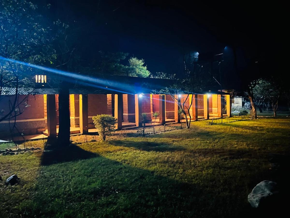 Aura Wildlife Camp And Resorts Marchula Bagian luar foto