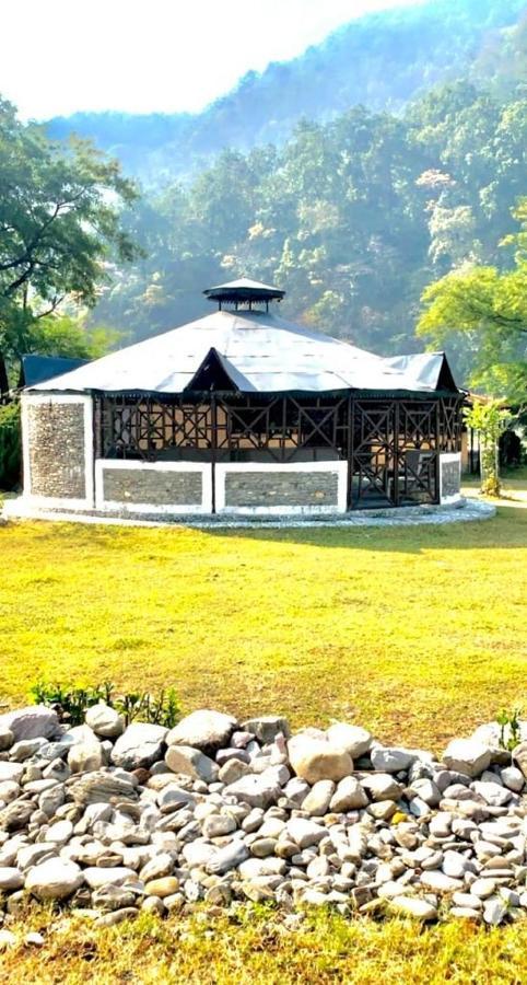 Aura Wildlife Camp And Resorts Marchula Bagian luar foto