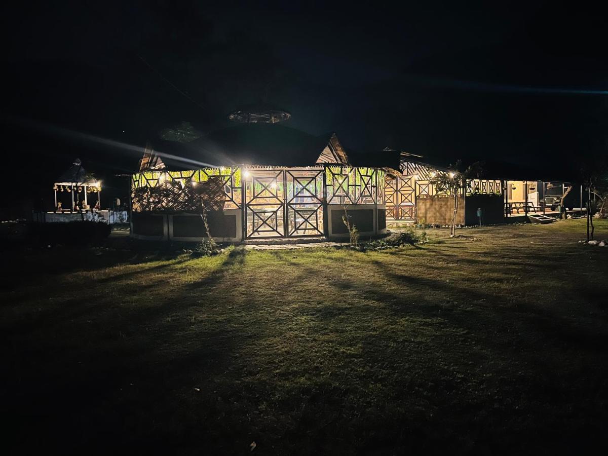 Aura Wildlife Camp And Resorts Marchula Bagian luar foto